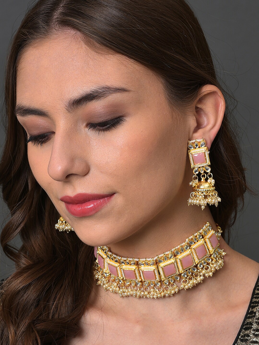 

SOHI Gold-Plated Kundan Studded & Beaded Jewellery Set