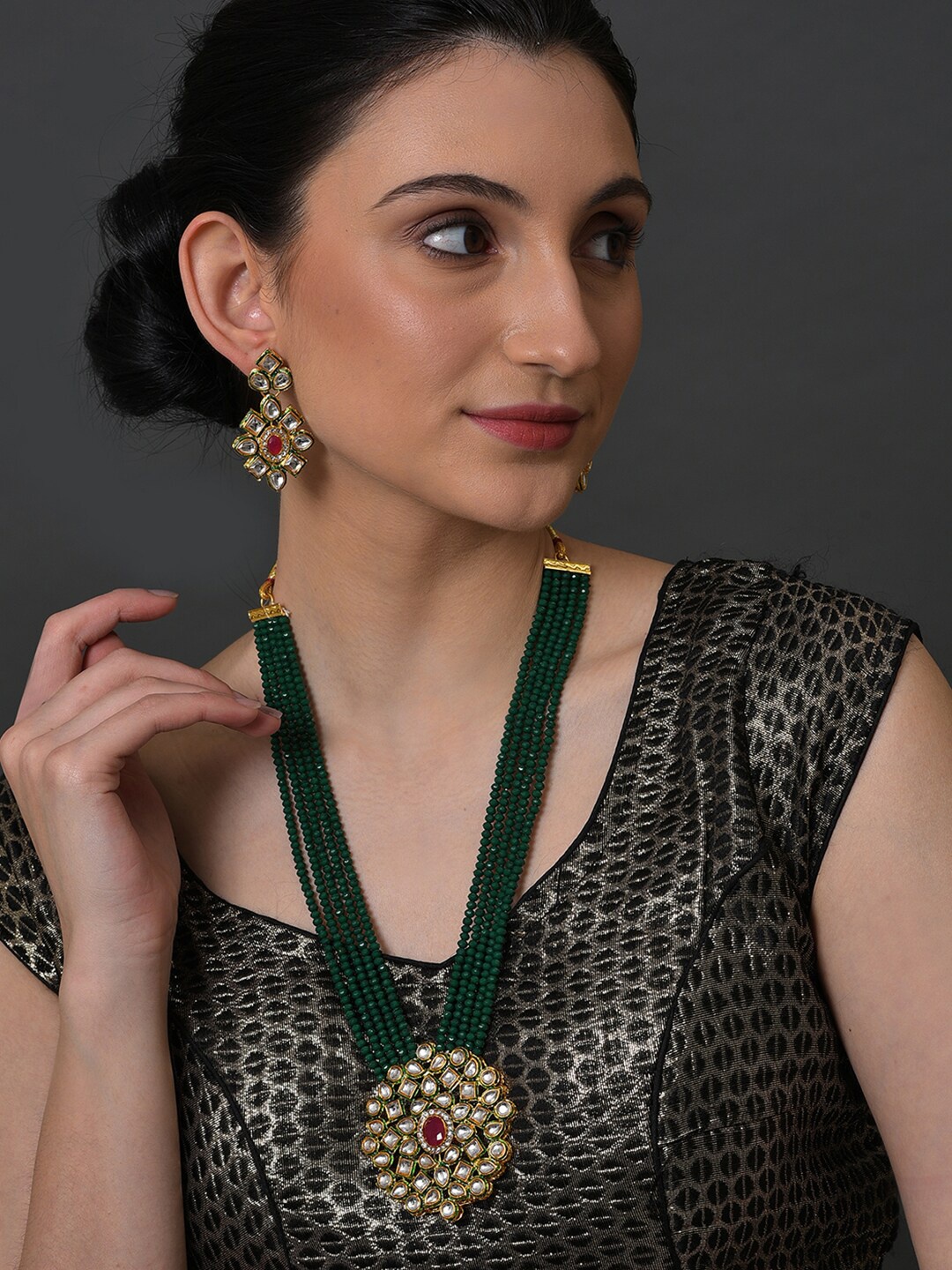 

SOHI Kundan Studded & Beaded Jewellery Set, Gold