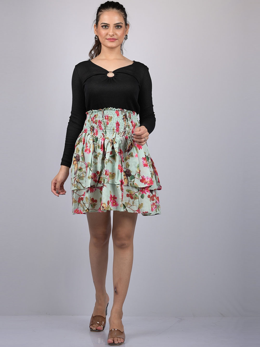 

OWO THE LABEL Women Floral Printed Tiered Mini Skirt, Green
