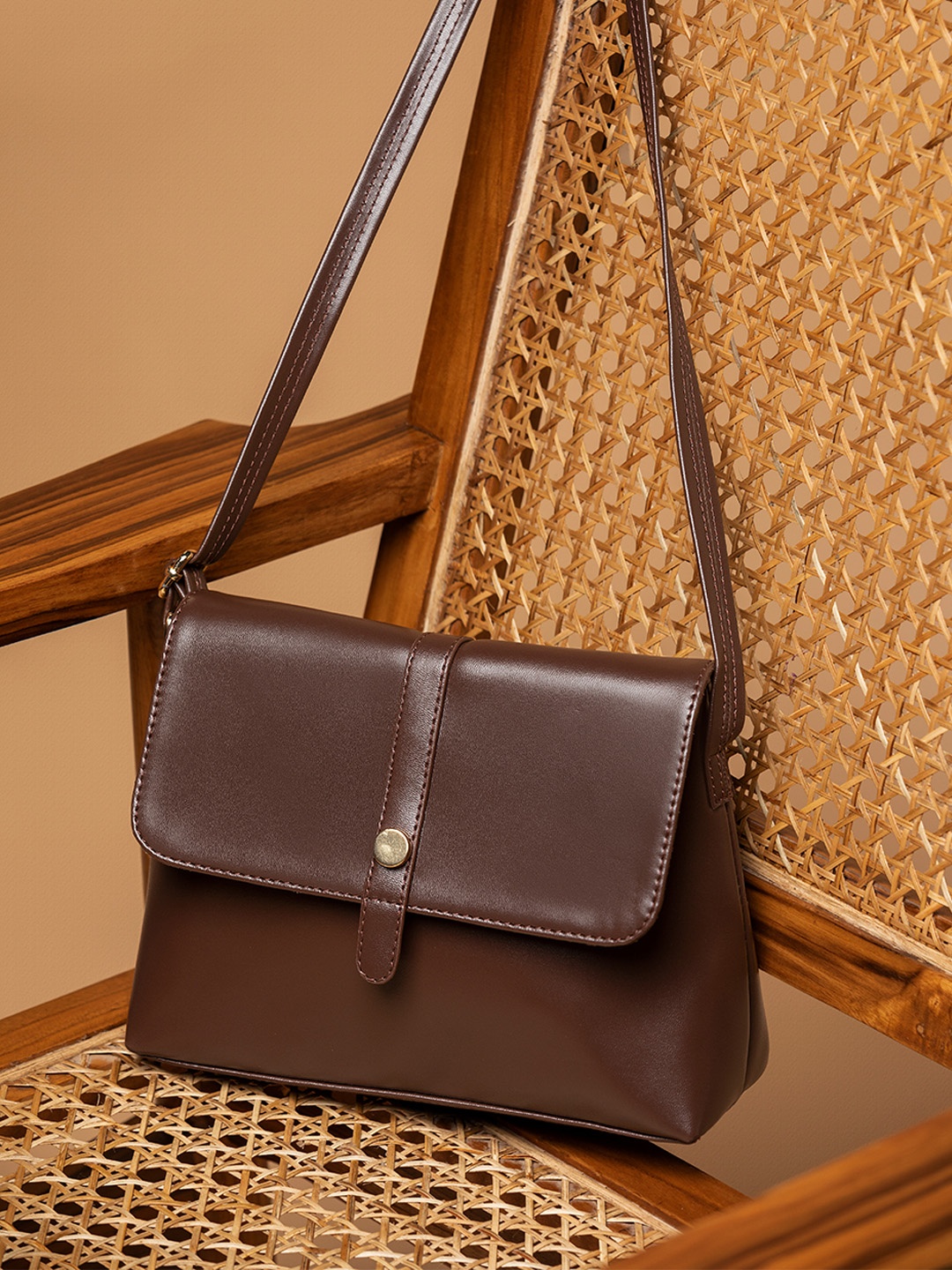 

ESTALON Structured Sling Bag, Brown