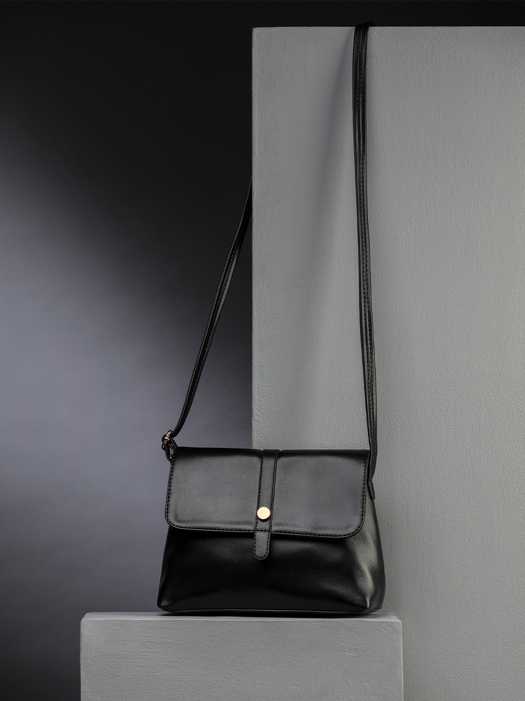 

ESTALON Oversized Structured Shoulder Bag, Black