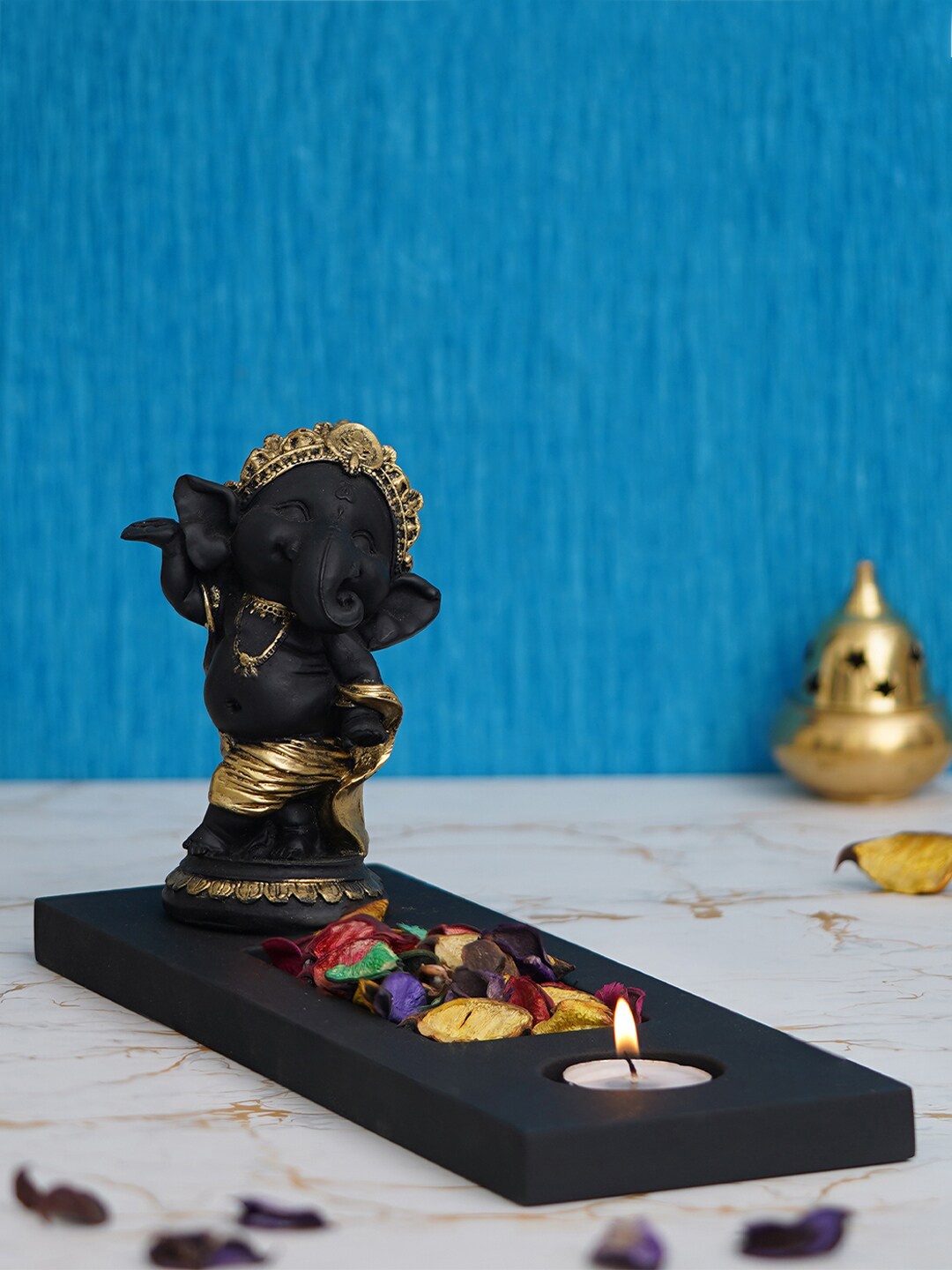 

eCraftIndia Black & Gold-Toned Baal Ganesh Playing Flute Idol Showpiece