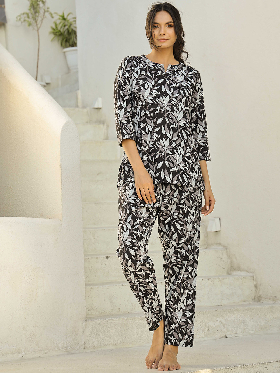

SANSKRUTIHOMES Women Printed Pure Cotton Night suit, Black