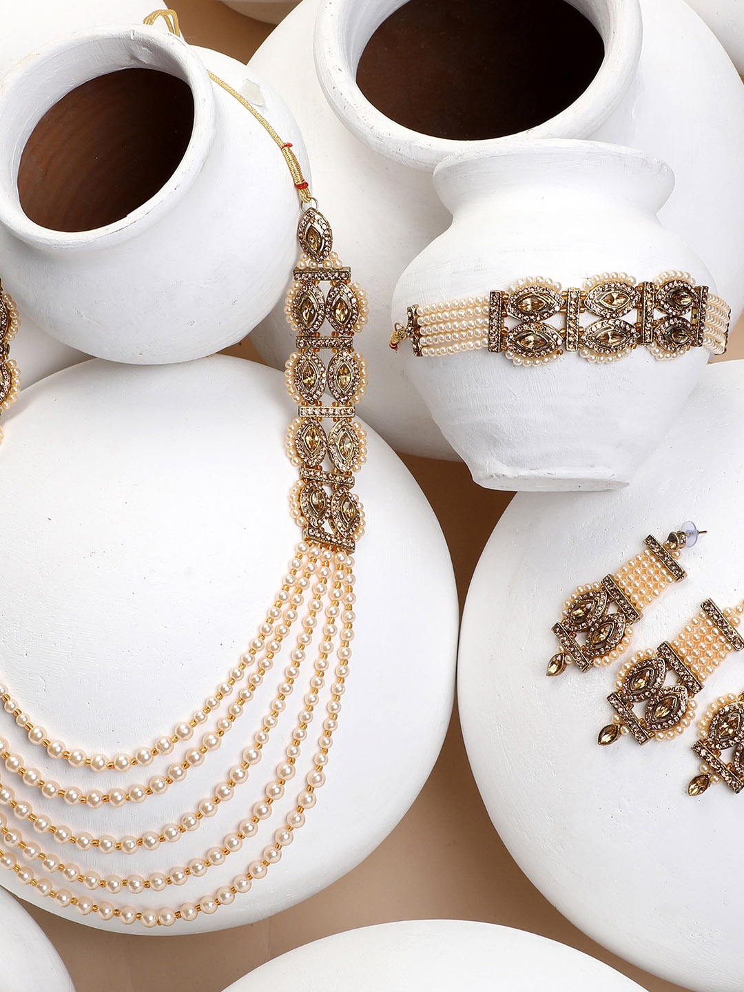 

ZaffreCollections Gold-Plated Kundan Studded & Beaded Jewellery Set