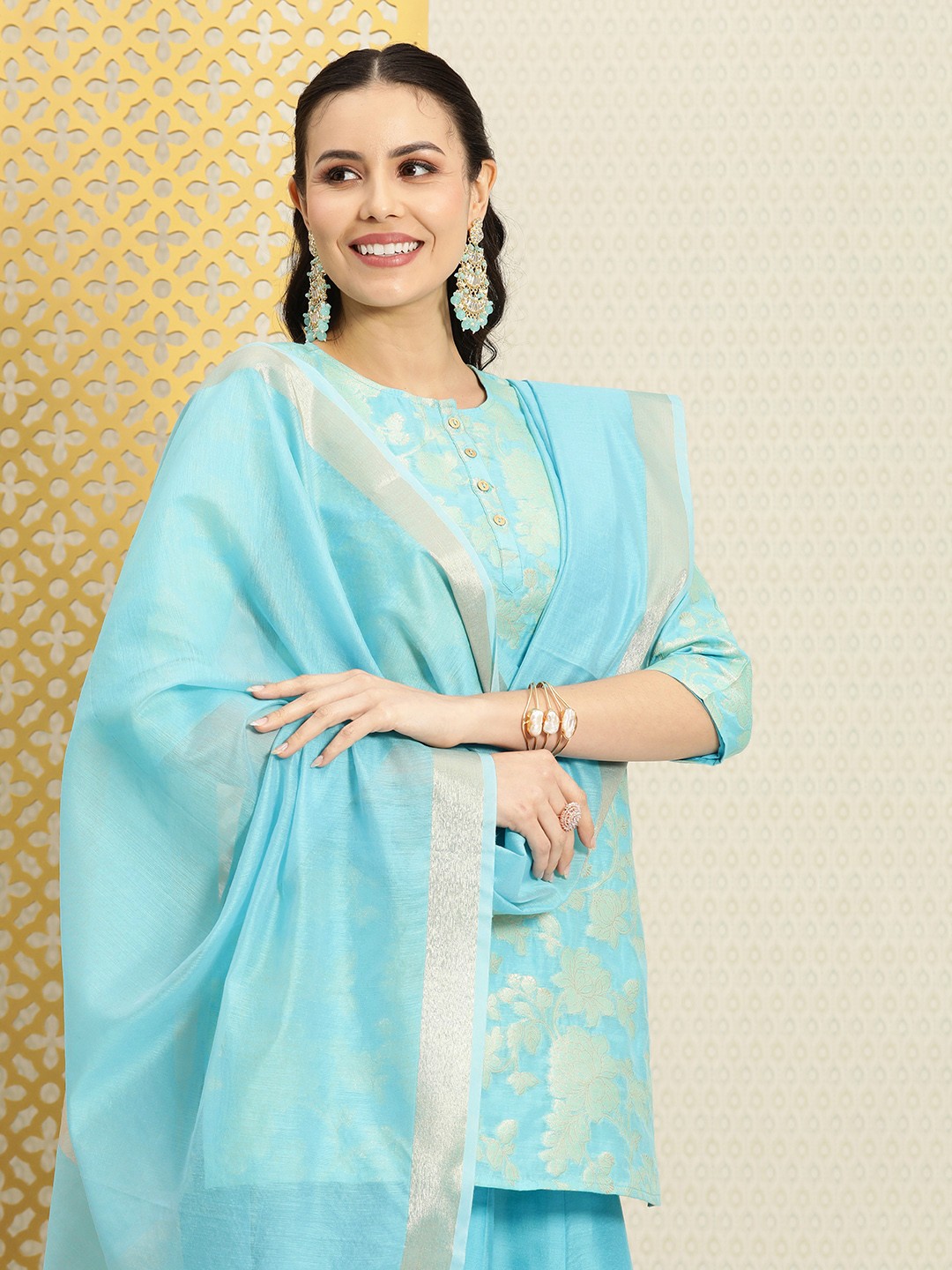 

House of Pataudi Women Floral Printed Gotta Patti Jashn Kurti with Skirt & Dupatta Set, Blue