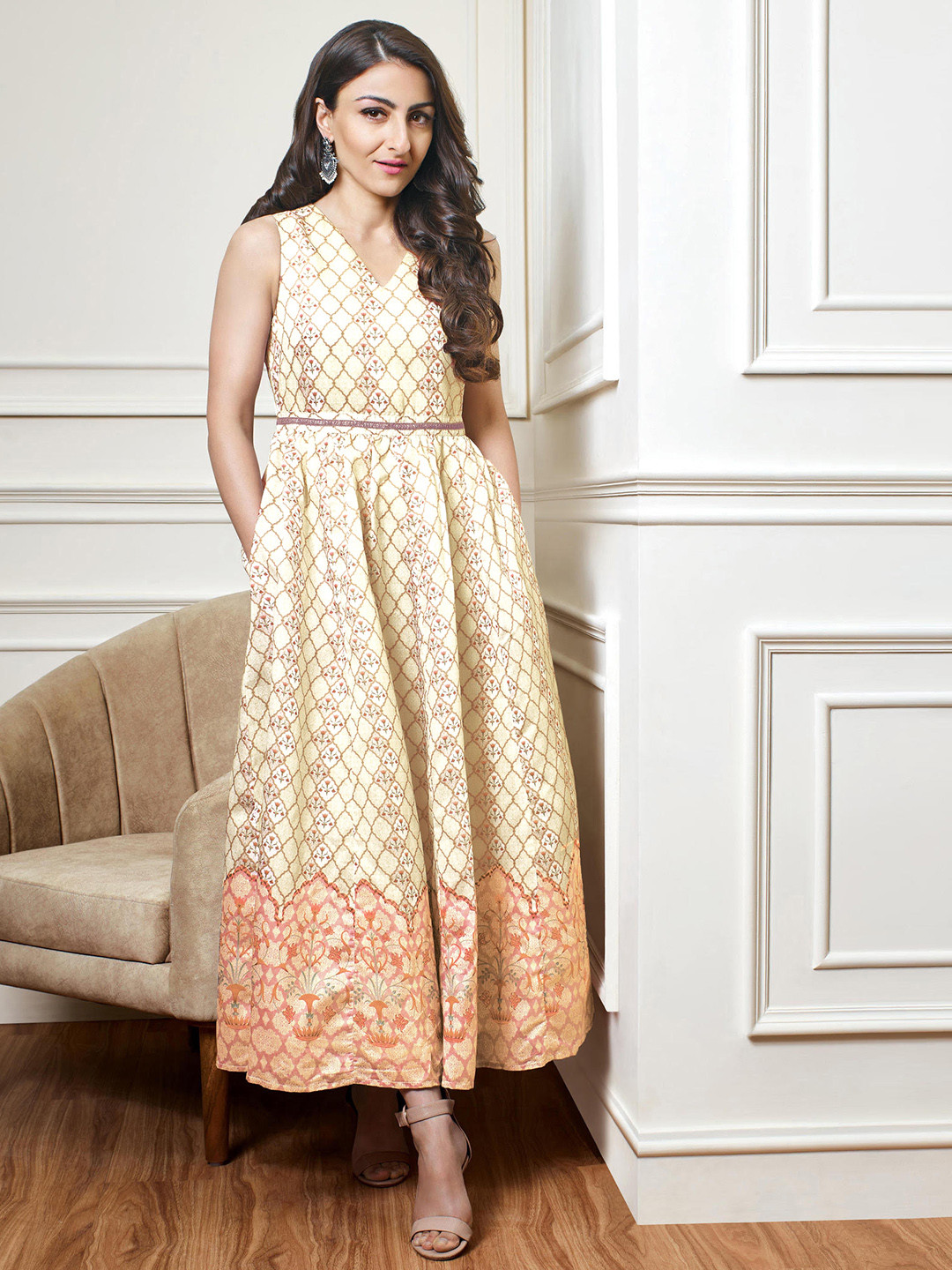 

House of Pataudi Jashn Floral Printed Floral A-Line Kurta, Cream