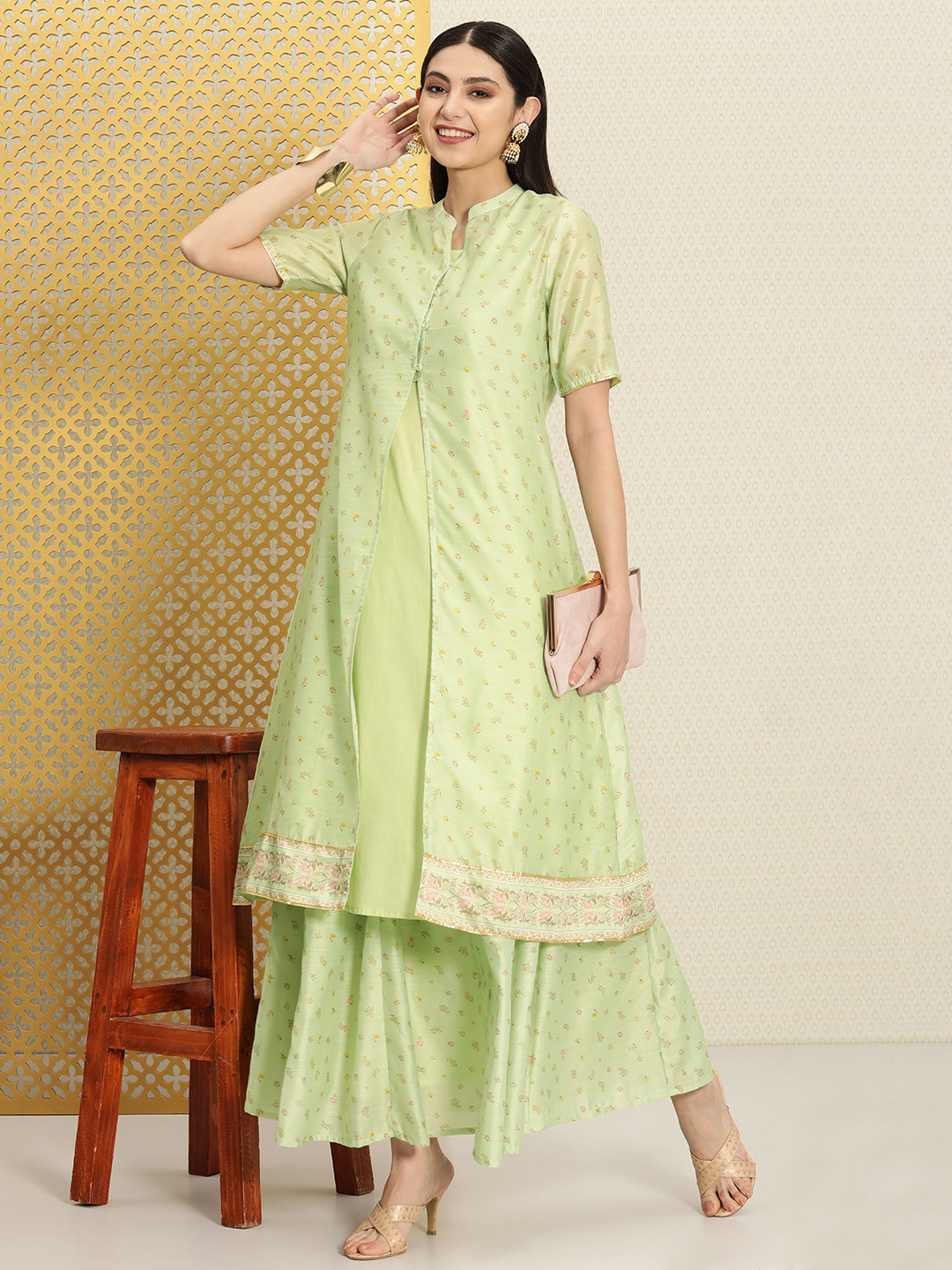 

House of Pataudi Women Floral Printed Pure Cotton Jashn Kurta with Jacket & Skirt, Green