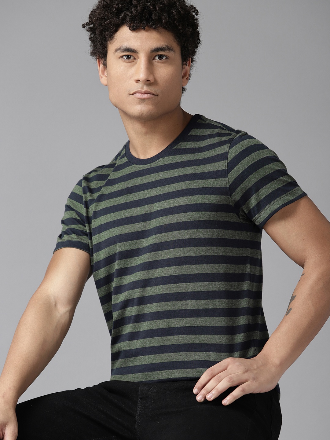 

The Roadster Lifestyle Co. Men Striped T-shirt, Charcoal