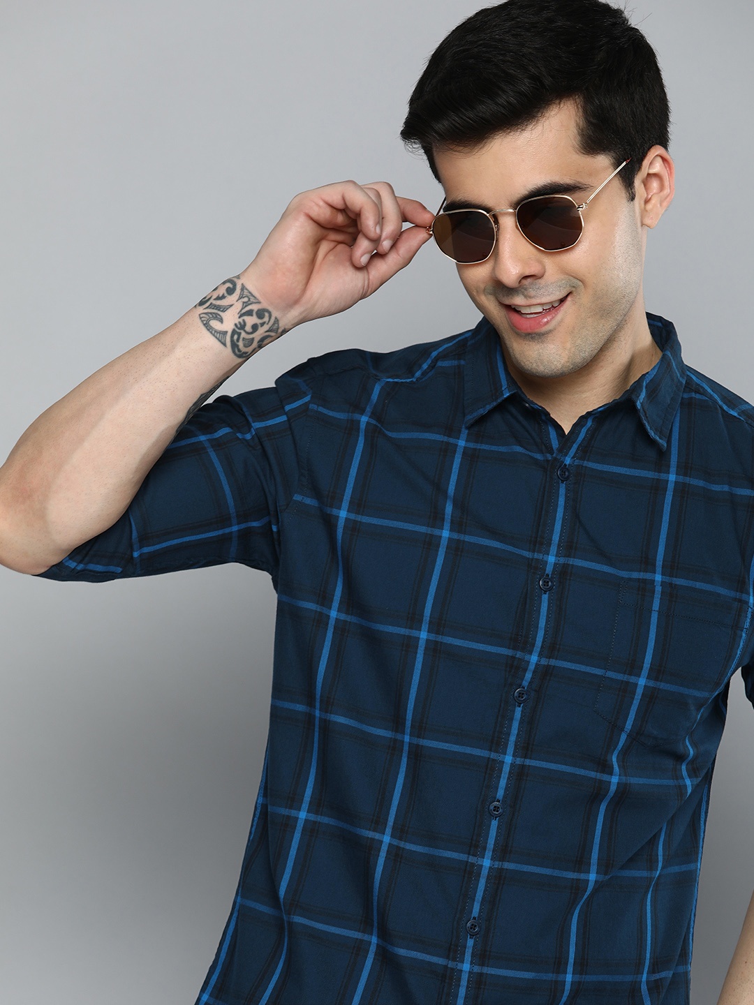 

HERE&NOW Men Pure Cotton Slim Fit Tartan Checked Casual Shirt, Navy blue