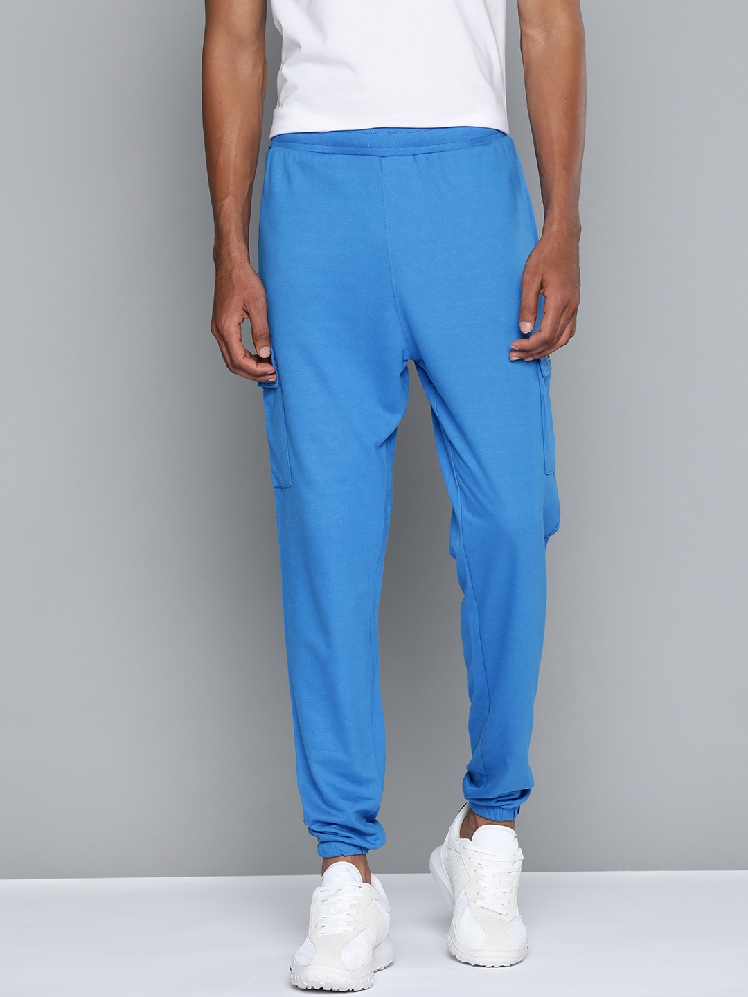 

HRX by Hrithik Roshan Men Solid Cargo Joggers, Blue