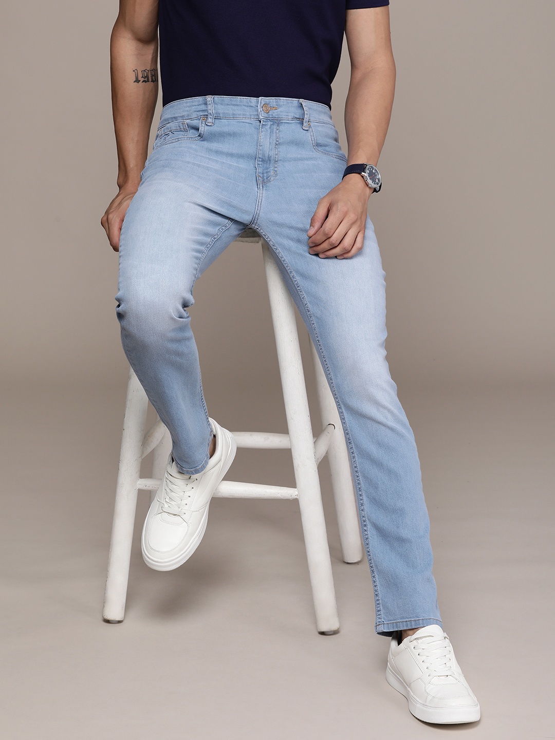 

French Connection Men Slim Fit Heavy Fade Stretchable Mid-Rise Jeans, Blue