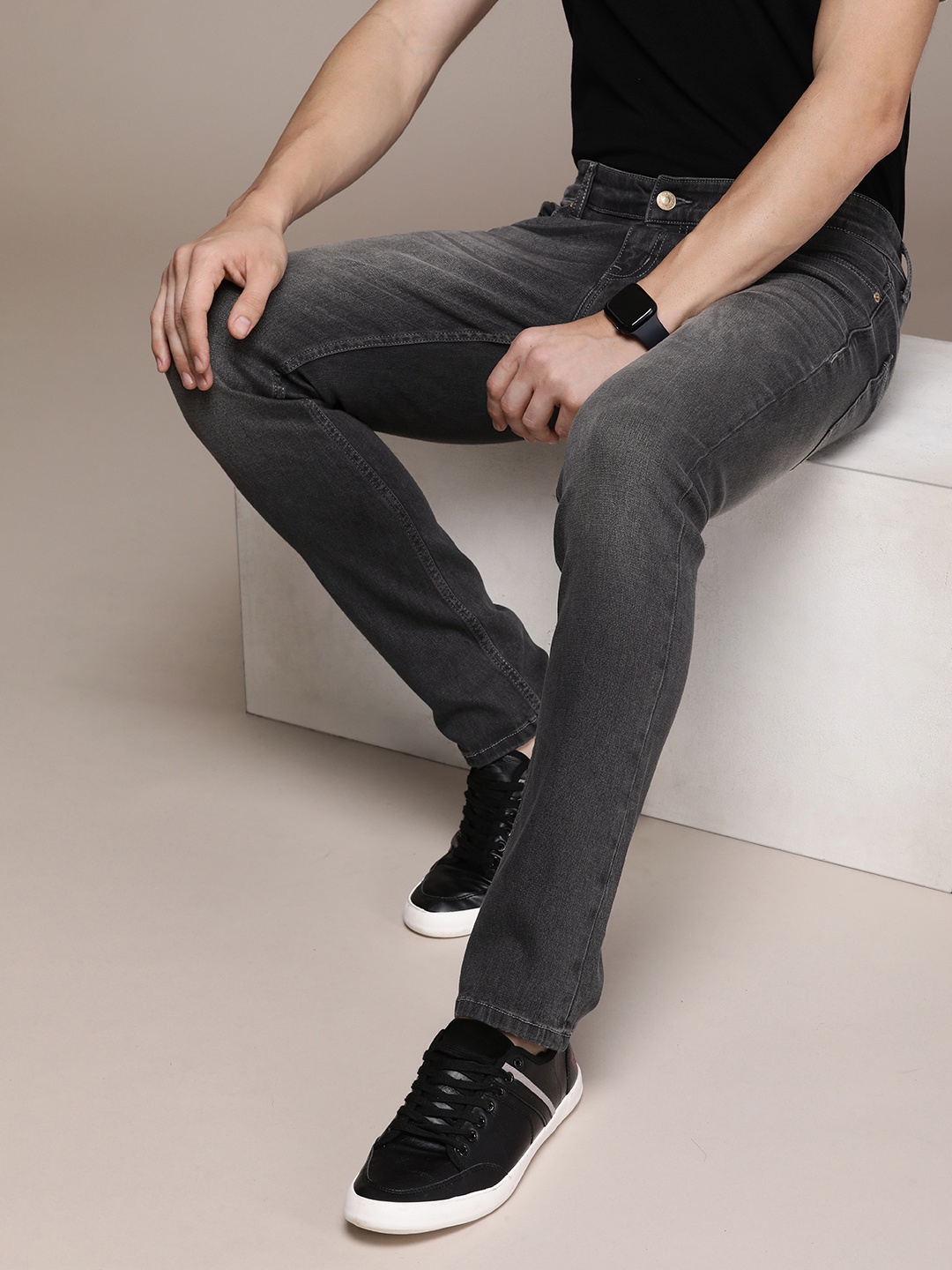 

French Connection Men Mid-Rise Slim Fit Heavy Fade Stretchable Jeans, Grey