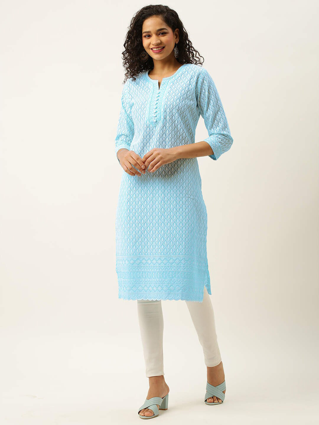 

ZOLA Round Neck Ethnic Motifs Embroidered Thread Work Cotton Kurta, Blue