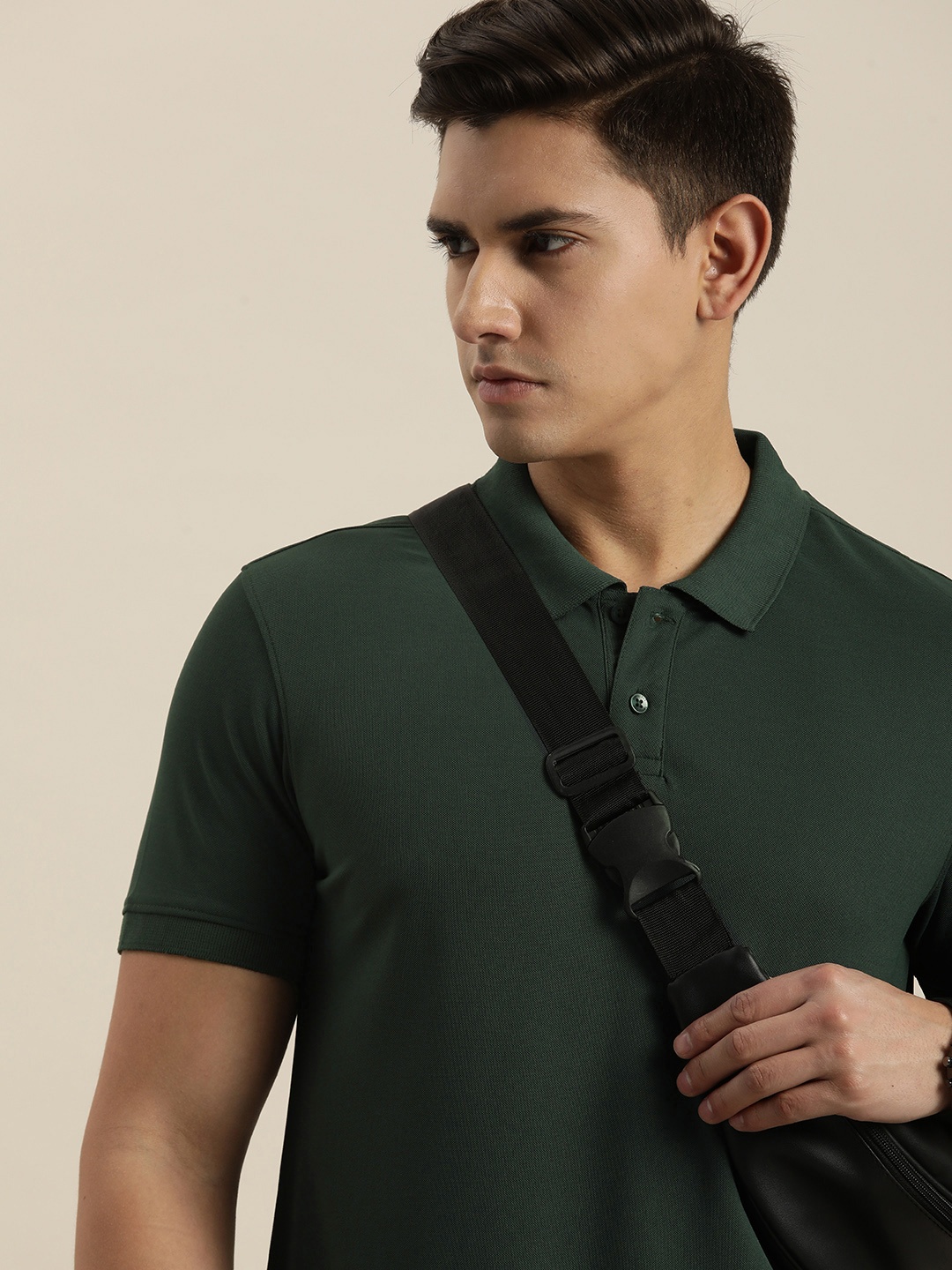 

INVICTUS Men Solid Polo Collar T-shirt, Olive