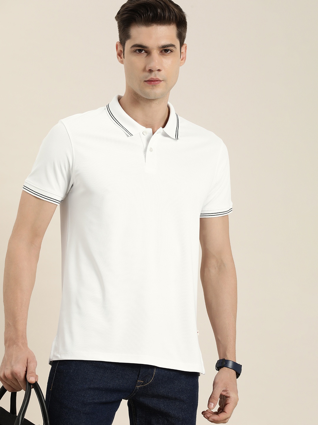 

INVICTUS Men Solid Polo Collar Regular Fit Casual T-shirt, White