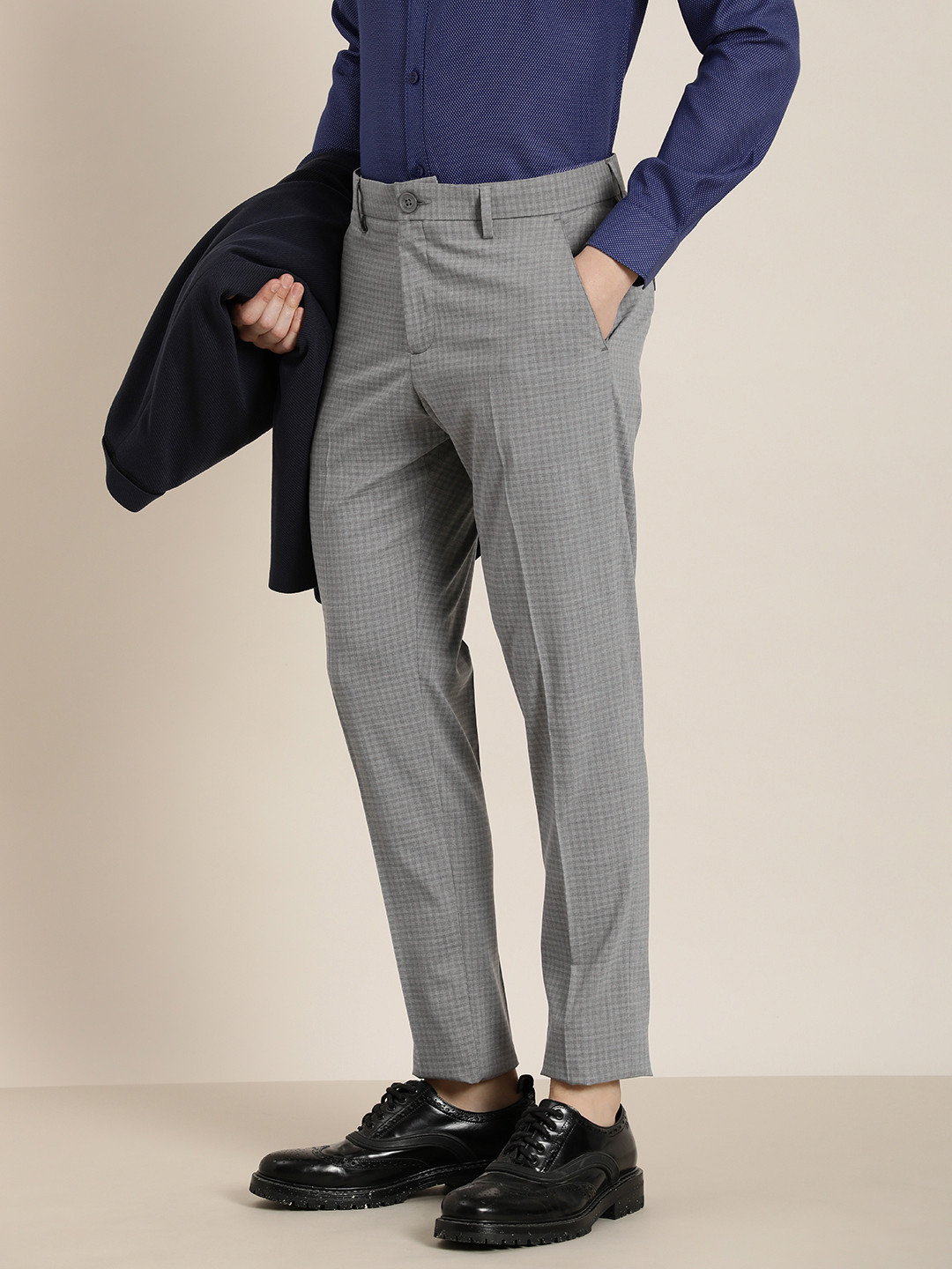 

INVICTUS Men Checked Slim Fit Trousers, Grey