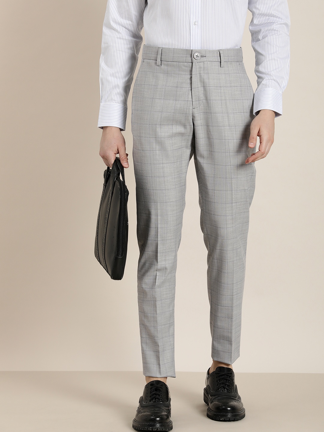 

INVICTUS Men Checked Slim Fit Smart Casual Trousers, Grey