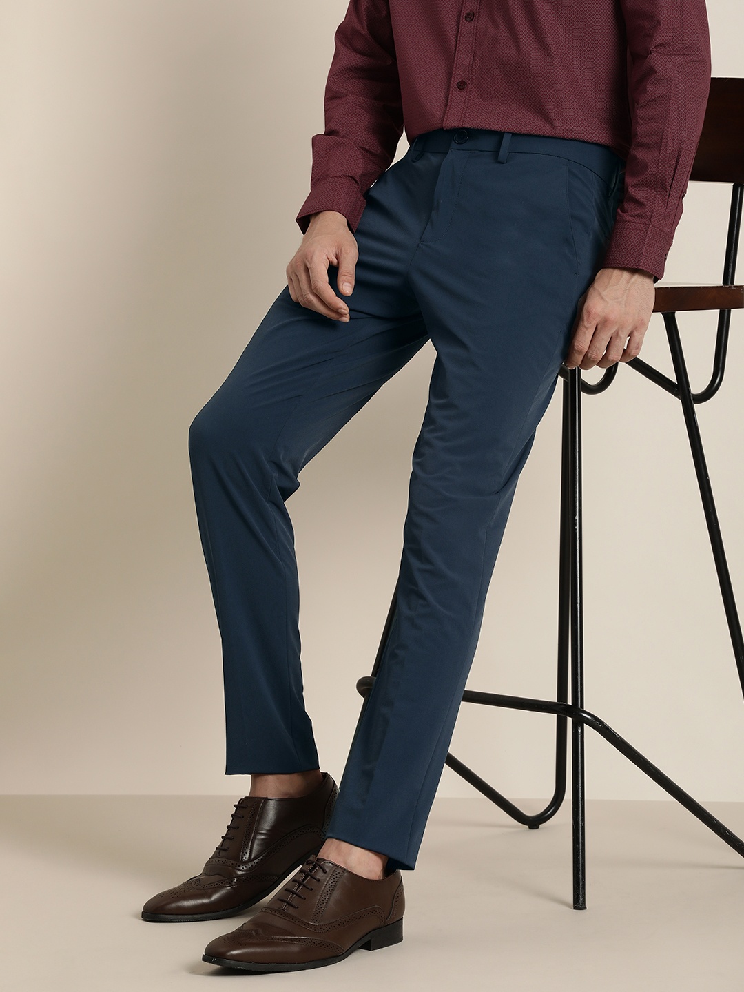 

INVICTUS Men Solid Slim Fit Smart Casual Trousers, Navy blue