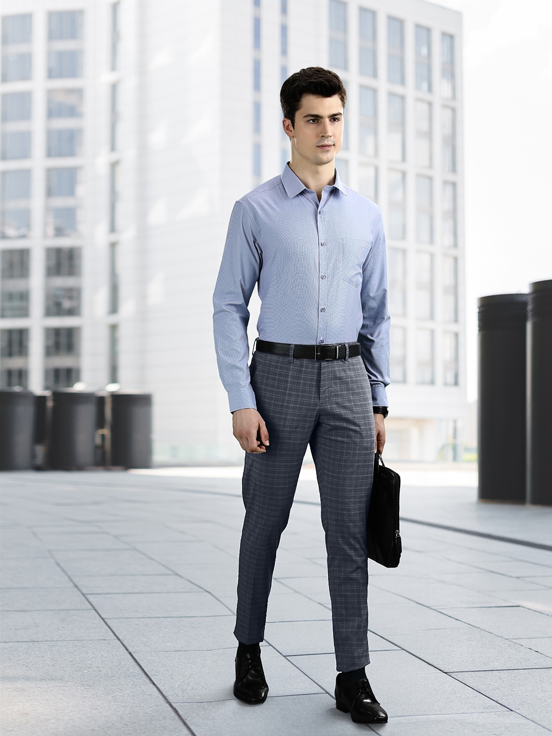 

INVICTUS Men Checked Slim Fit Smart Casual Trousers, Grey