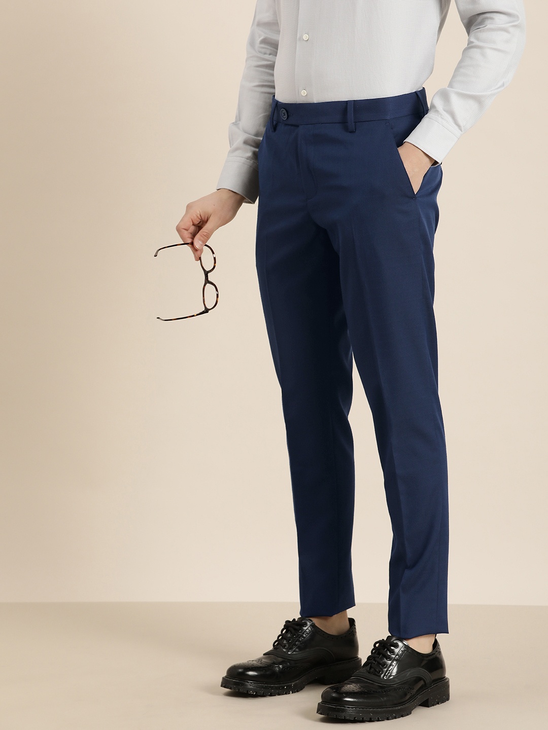 

INVICTUS Men Slim Fit Checked Mid-Rise Formal Trousers, Navy blue