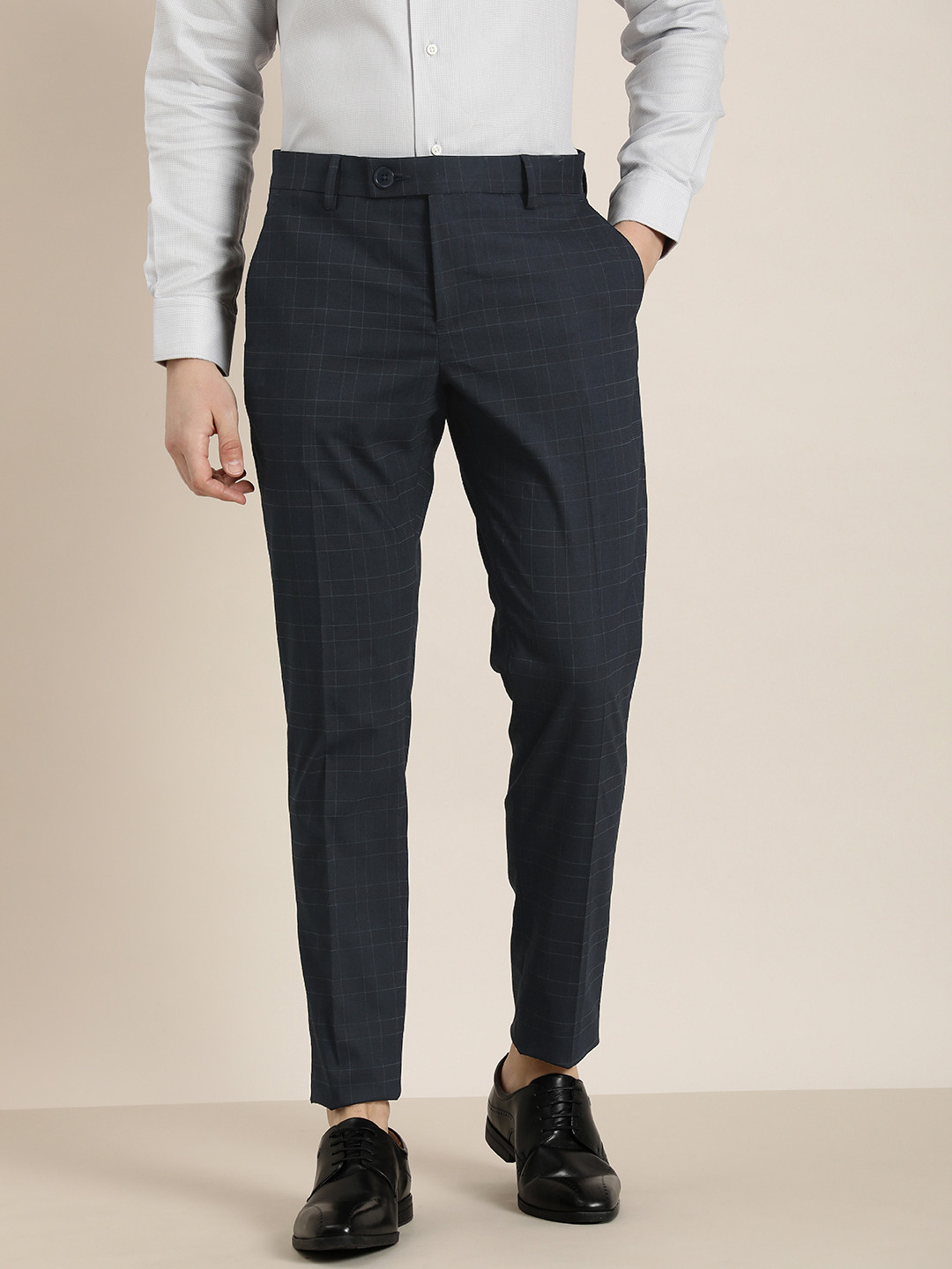 

INVICTUS Men Checked Slim Fit Smart Casual Trousers, Navy blue