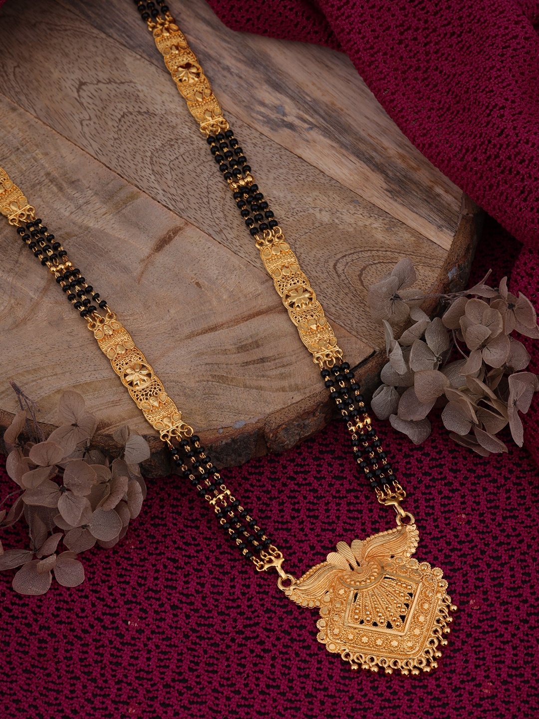 

Brado Jewellery Gold-Plated & Beaded Traditional Mangalsutra