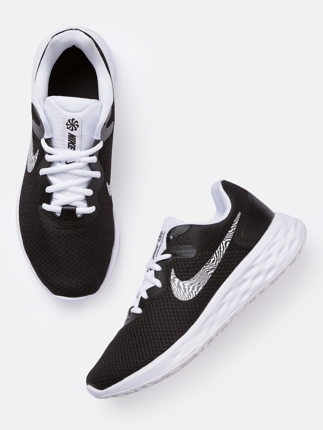

Nike Women Revolution 6 Running Shoes, Black
