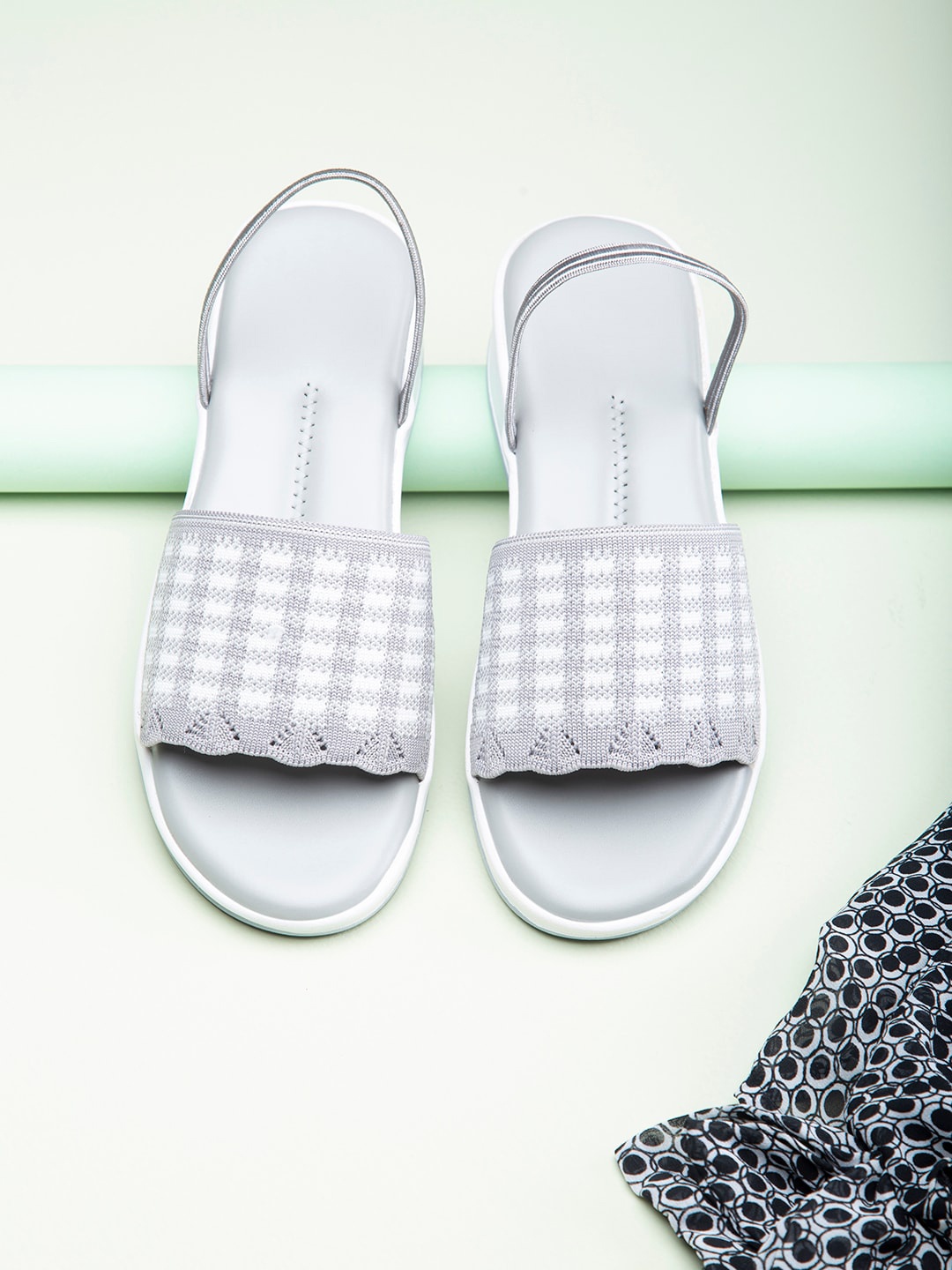 

sneakers villa Women Grey Open Toe Flats