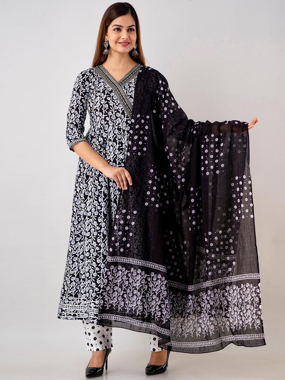 

OMASK Women Floral Printed Angrakha Pure Cotton Kurta with Trousers & With Dupatta, Black