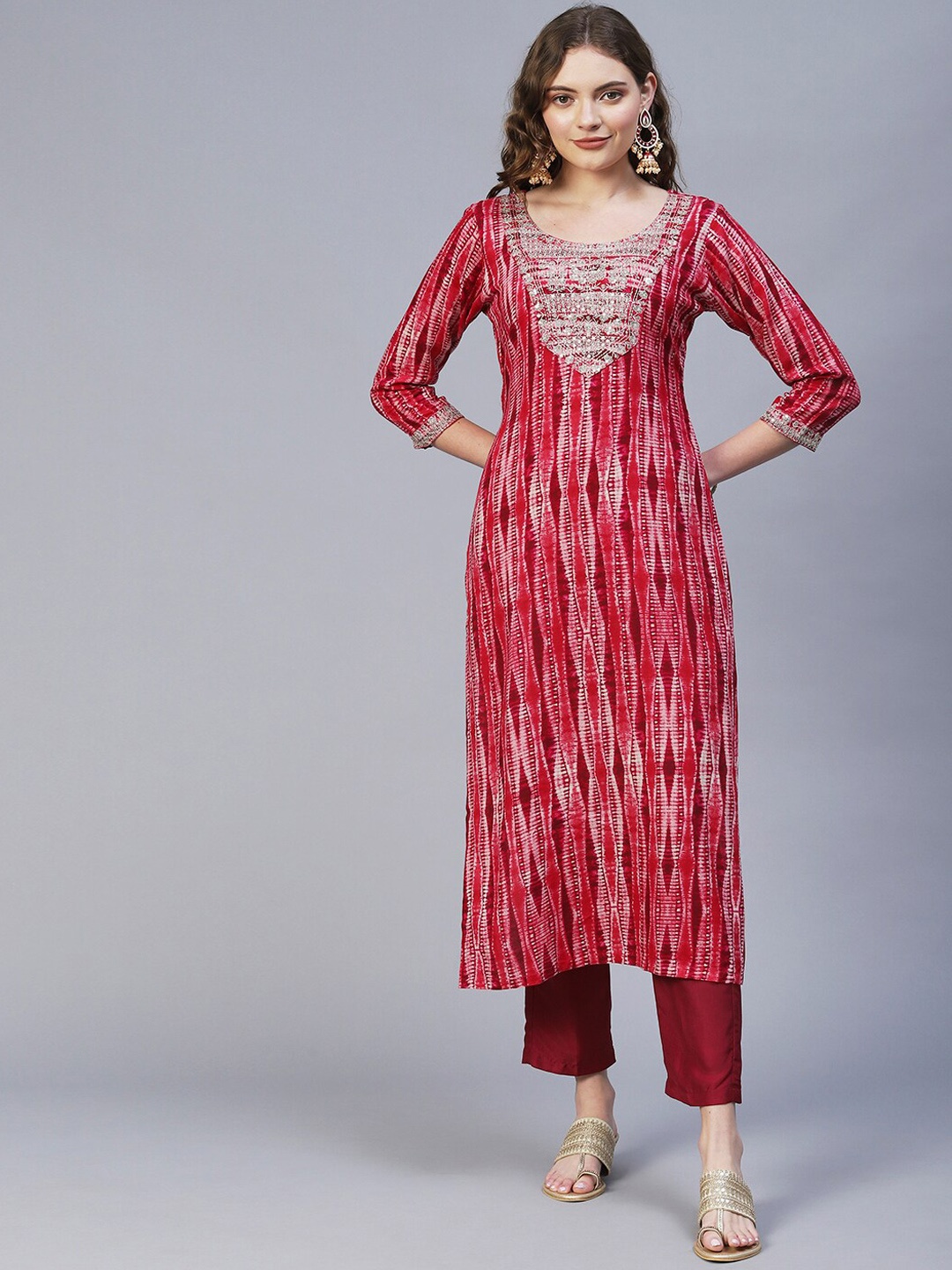 

FASHOR Yoke Design Round Neck Thread Work Straight Regular Kurta, Red