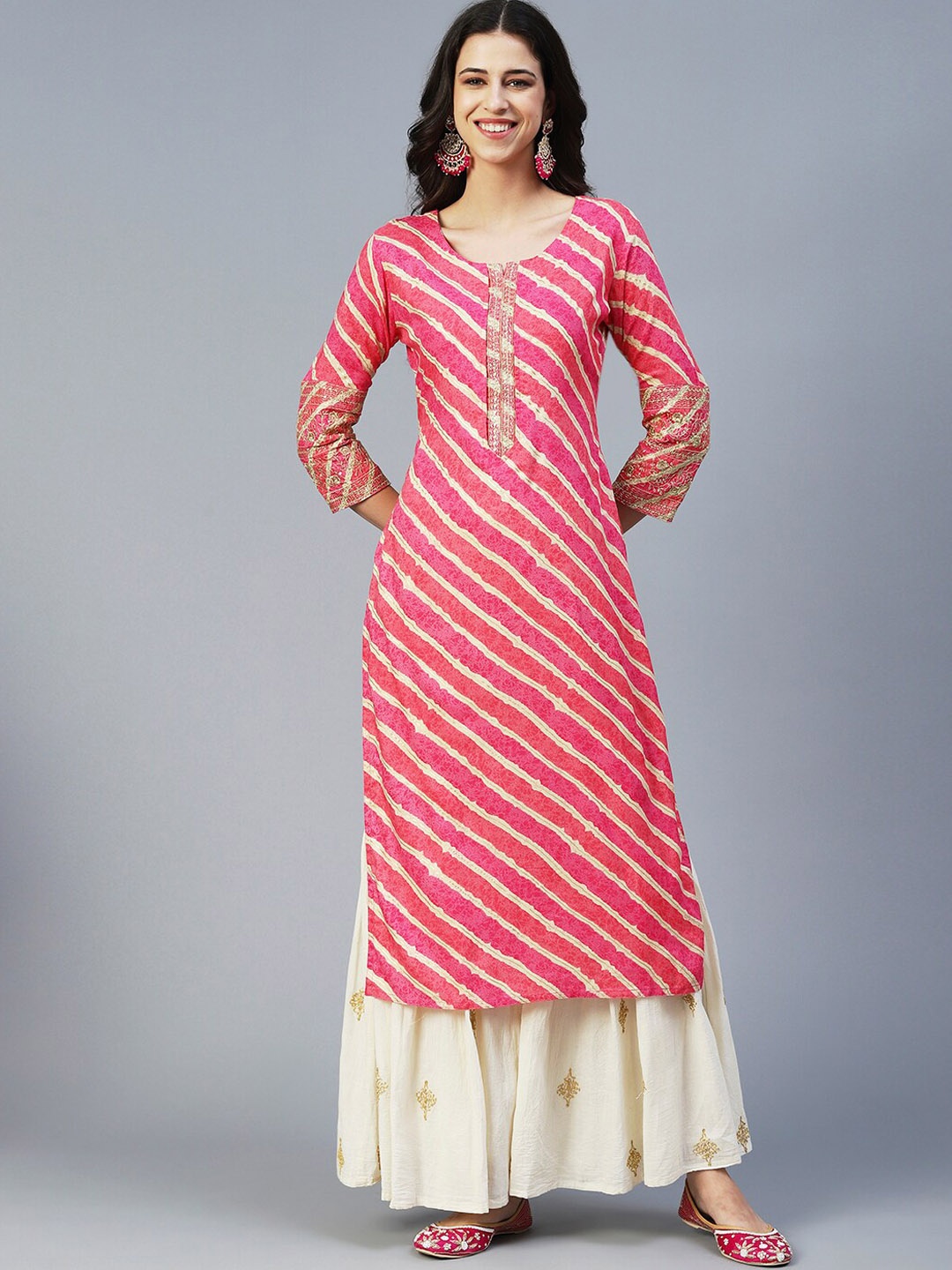 

FASHOR Leheriya Printed Round Neck Pastels Kurta, Pink
