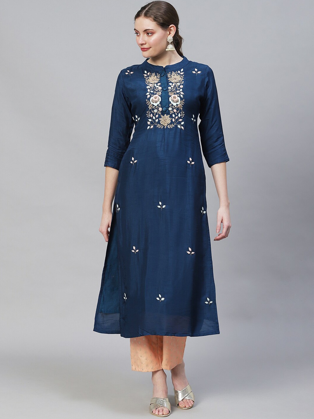

FASHOR Mandarin Collar Floral Embellished Flared Sleeves Gotta Patti Silk Kurta, Navy blue