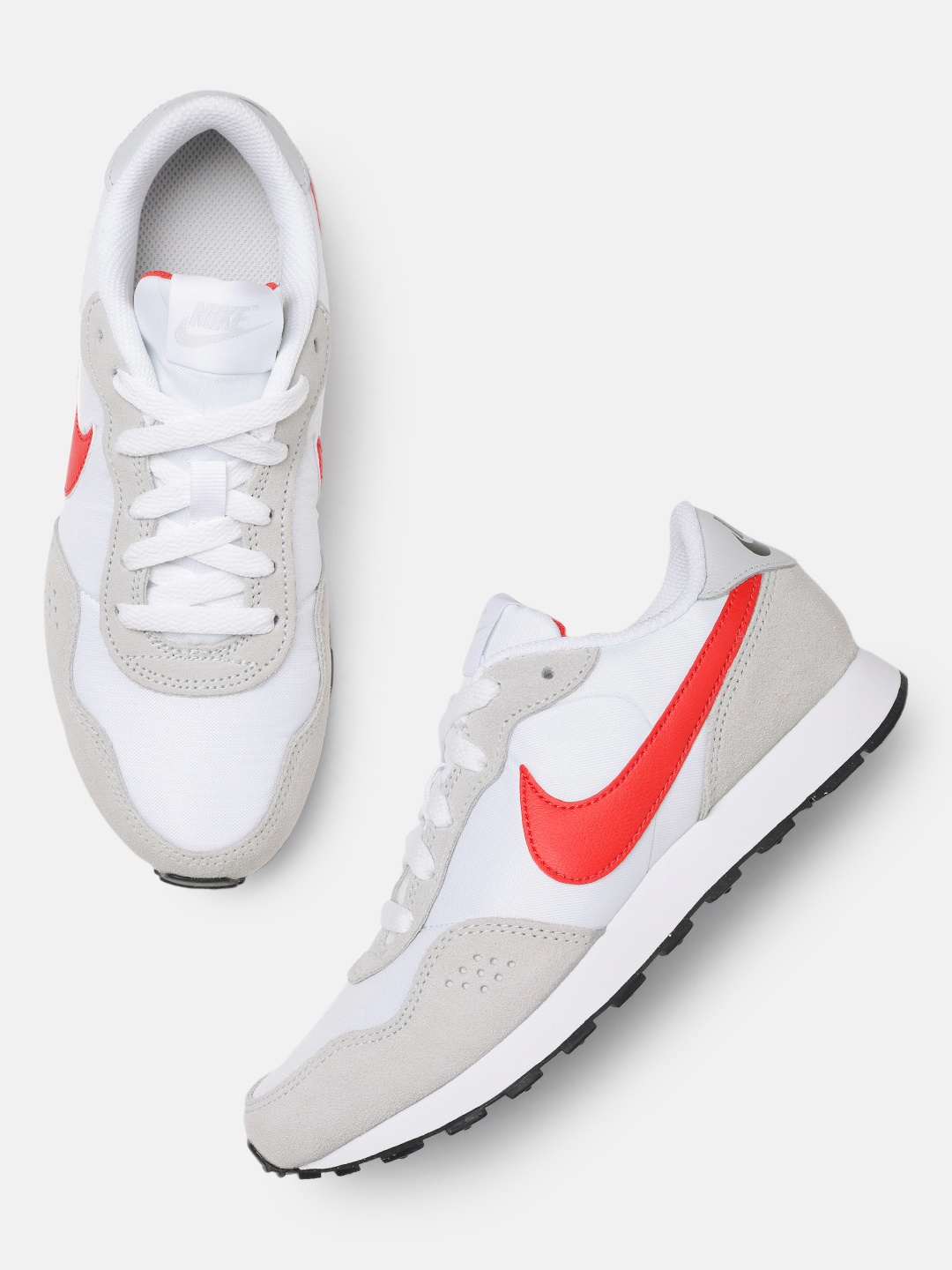 

Nike Boys Solid MD Valiant (GS) Regular Sneakers, White