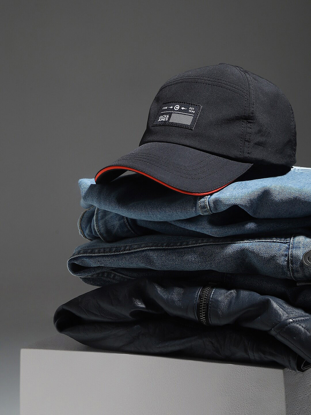 

Jack & Jones Men Black & White Printed New York Knicks Baseball Cap