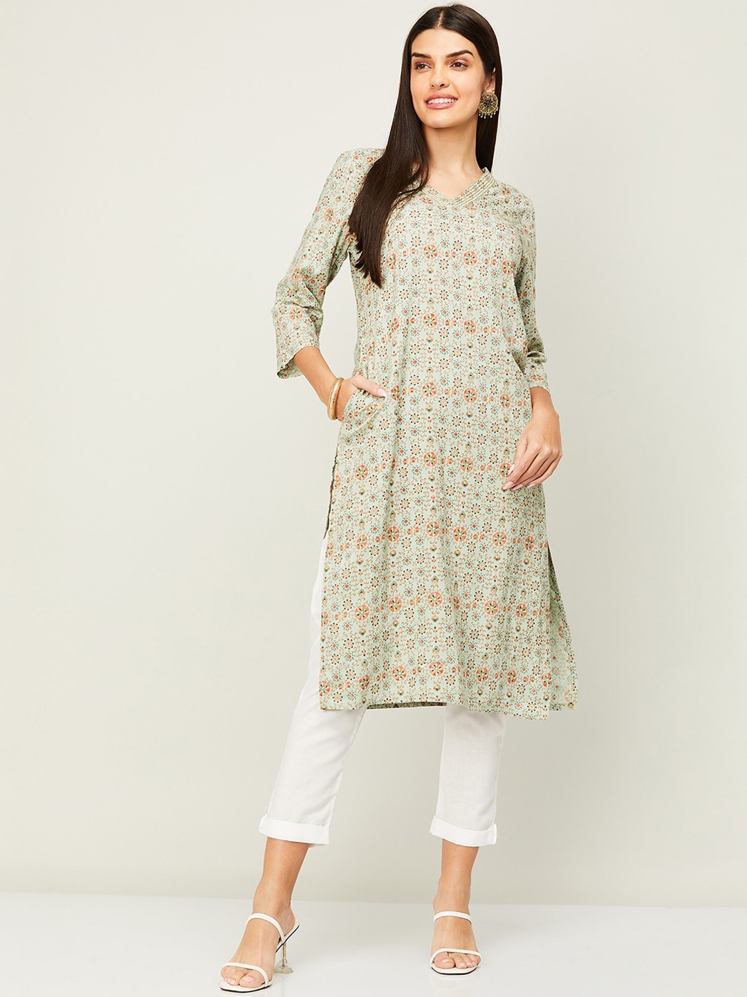 

Melange by Lifestyle Ethnic Motifs Printed V-Neck Kurta, Grey