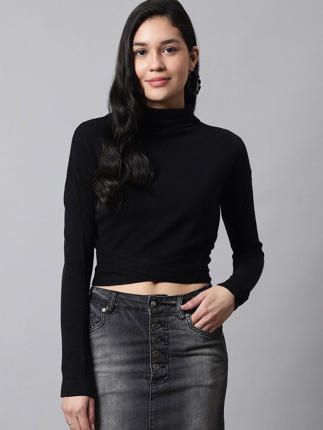 

NoBarr Women Crop Pullover, Black