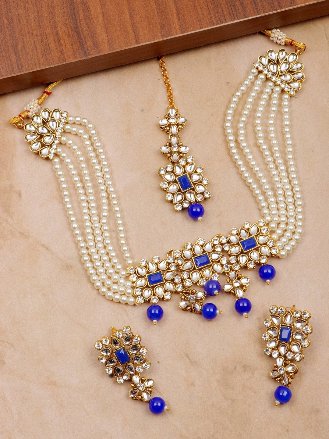

Crunchy Fashion Gold-Plated Kundan-Studded & Beaded Jewellery Set, White