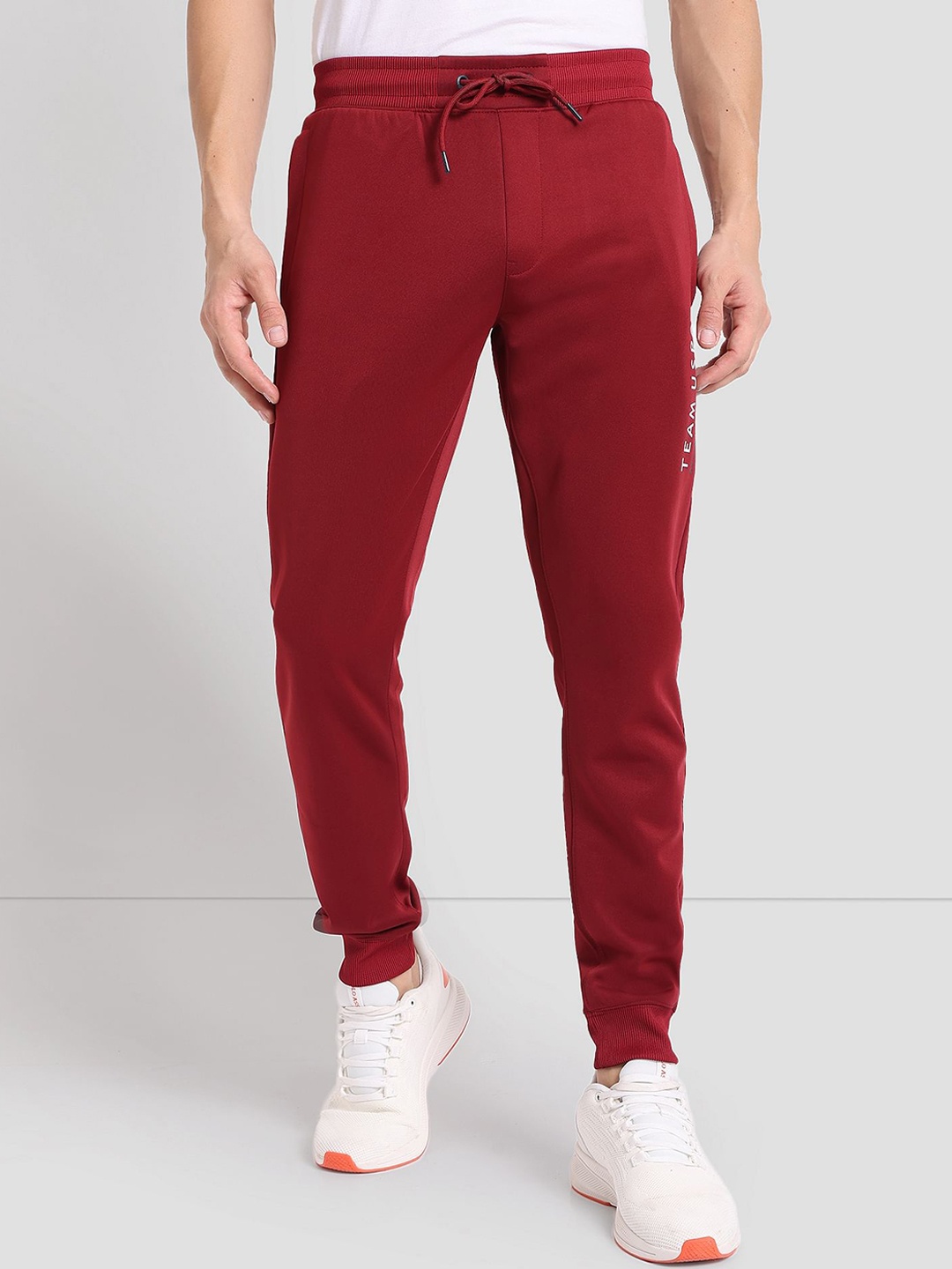 

U.S. Polo Assn. Men Essential Training Joggers, Red