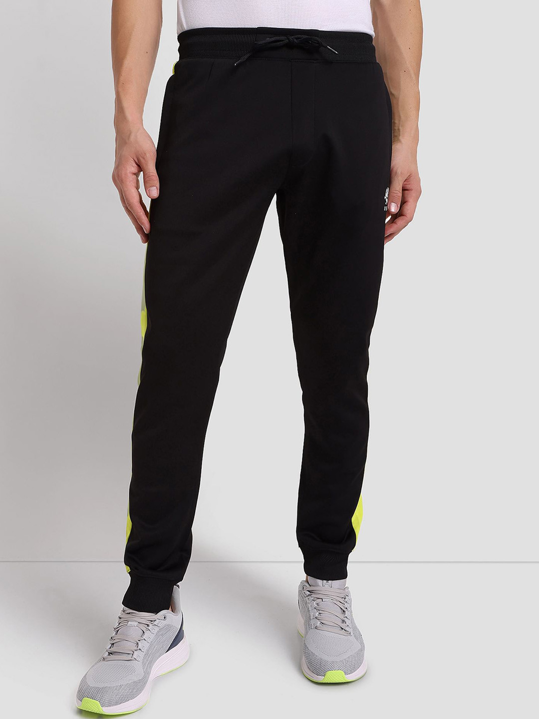 

U.S. Polo Assn. Men Solid Lightweight Active Joggers, Black