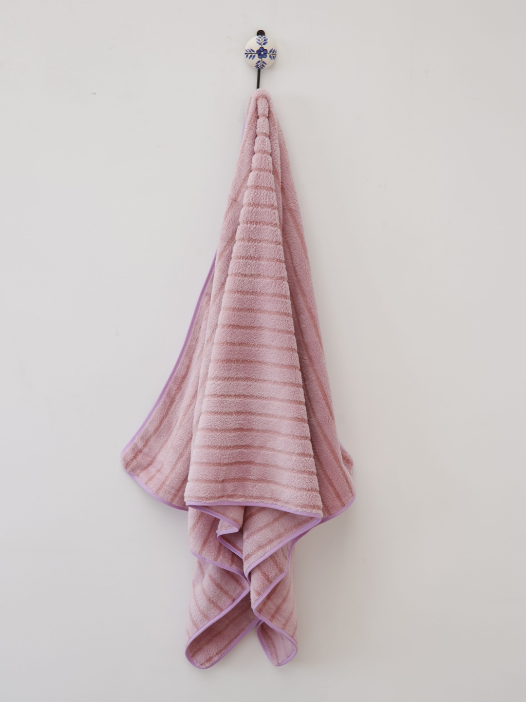 

Ariana Lavender Striped Cotton Fleece 400 GSM Bath Towels