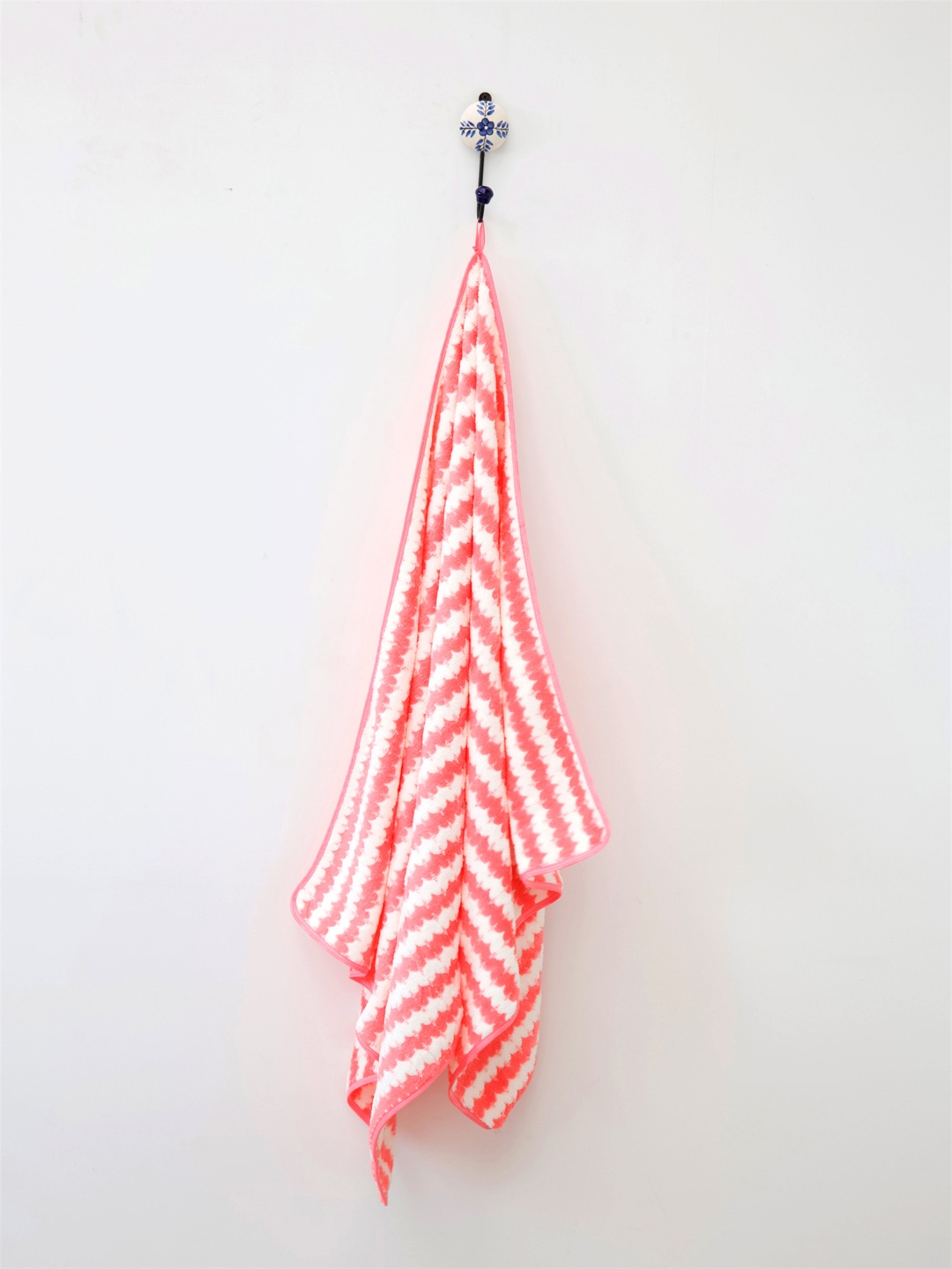 

Ariana Peach-Coloured & White Striped 400 GSM Cotton Fleece Bath Towels