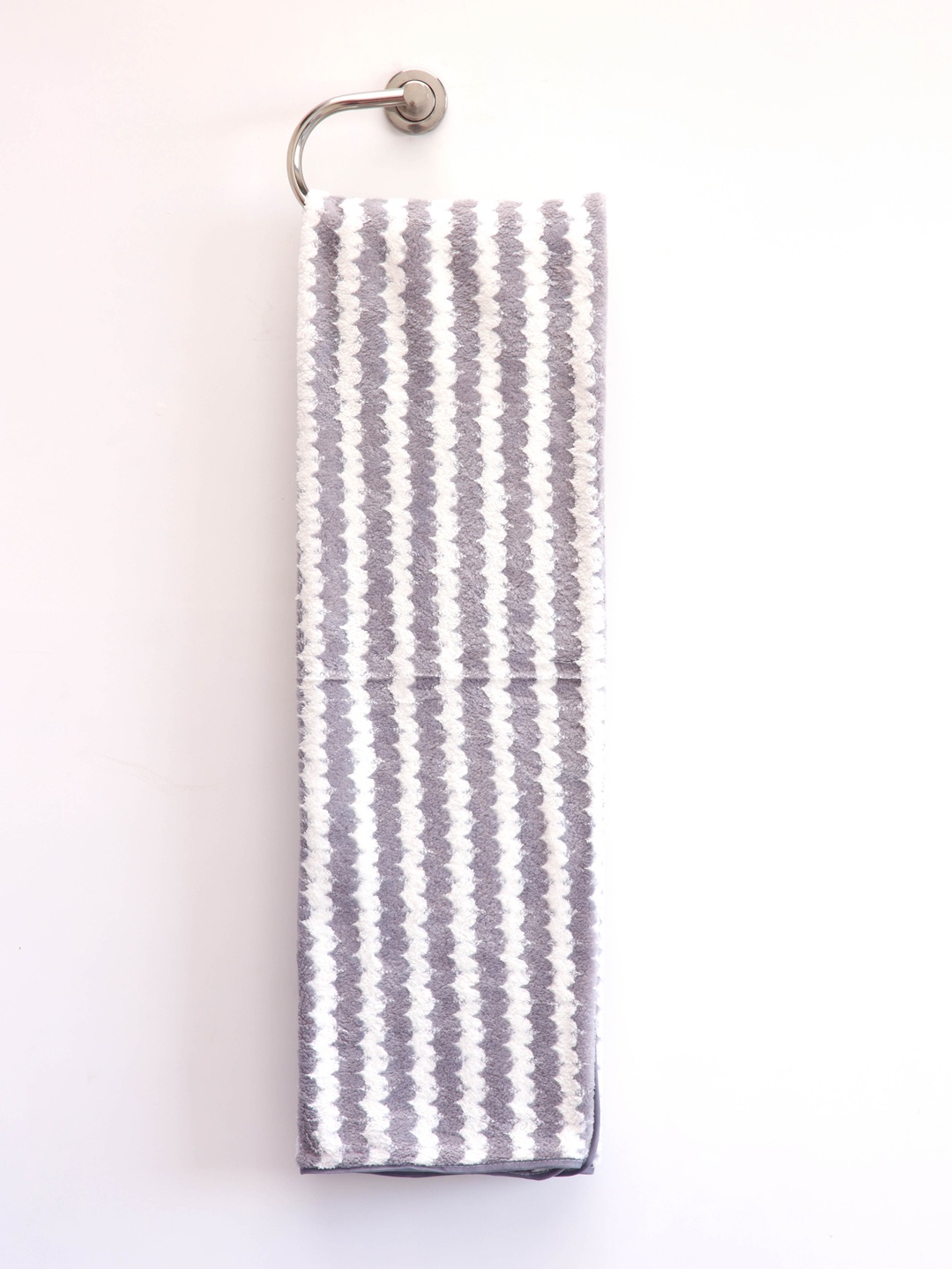 

Ariana Grey Striped Patterned High Absorbent 400 GSM Bath Towels