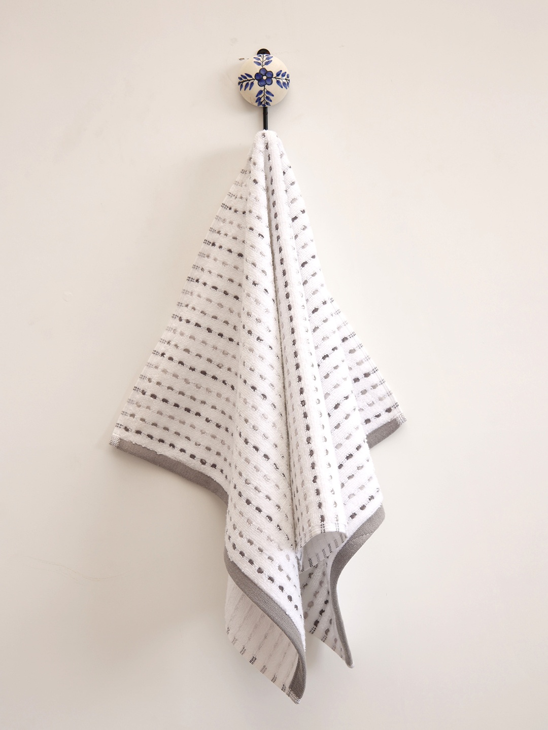 

Ariana Grey Striped 550GSM Cotton Hand Towel