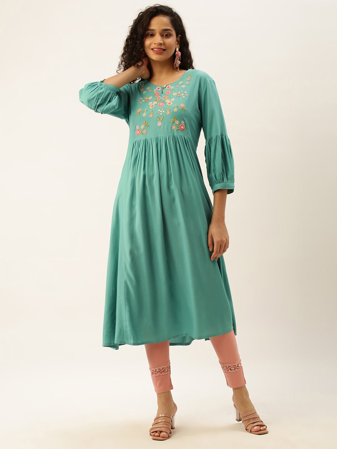 

ZOLA Women Sea Green Floral Embroidered Keyhole Neck Kurta