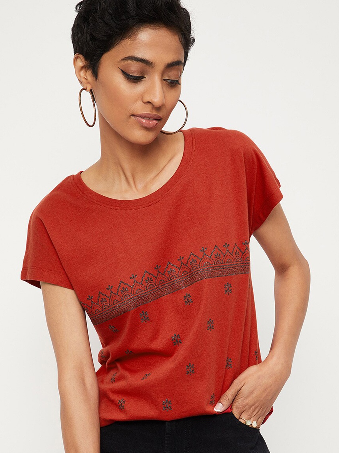 

max Women Red Floral Printed Extended Sleeves T-shirt
