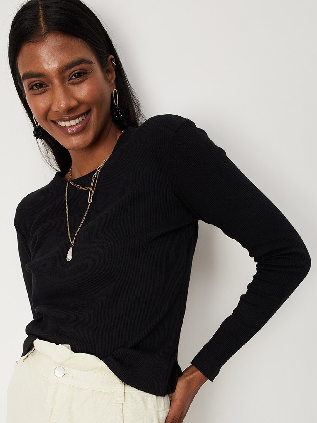 

max Women Black Polo Collar T-shirt