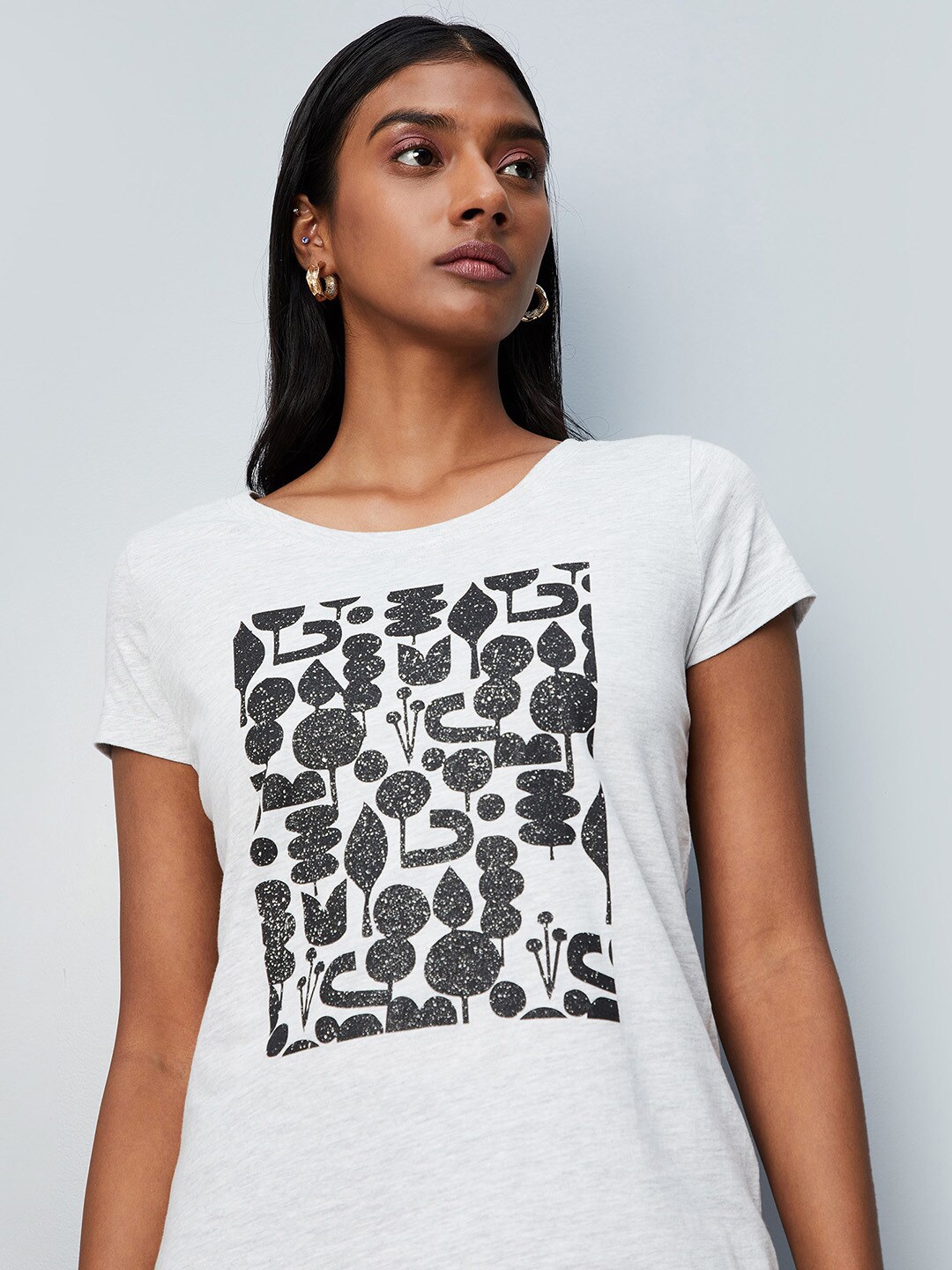 

max Women Grey Printed V-Neck T-shirt