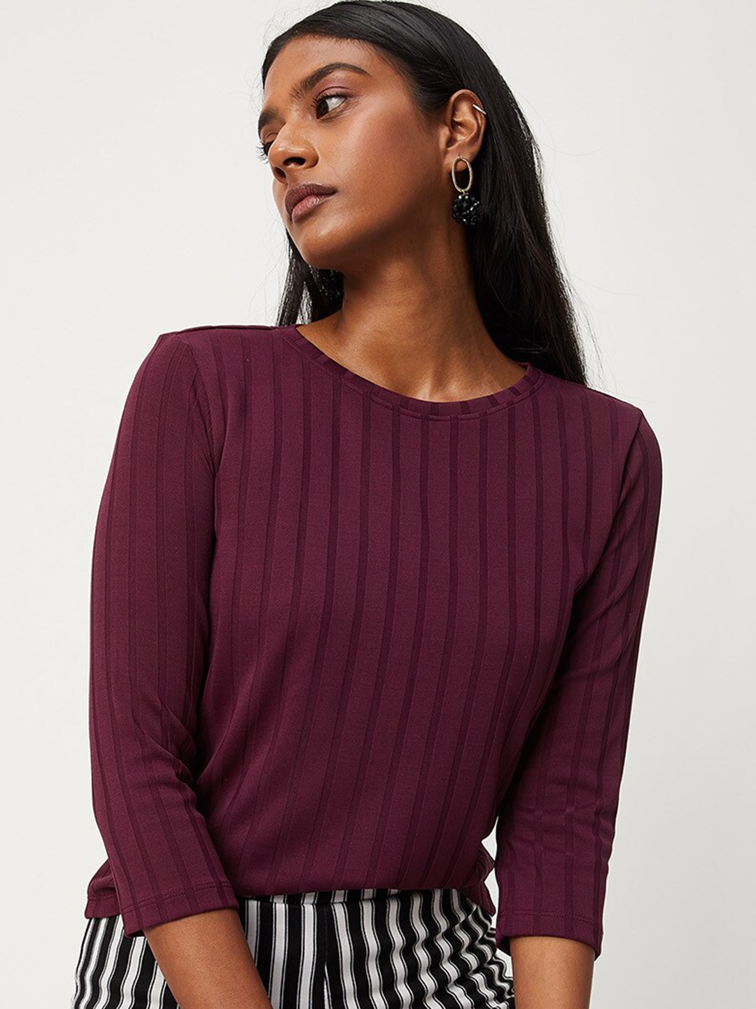 

max Women Red V-Neck Extended Sleeves T-shirt
