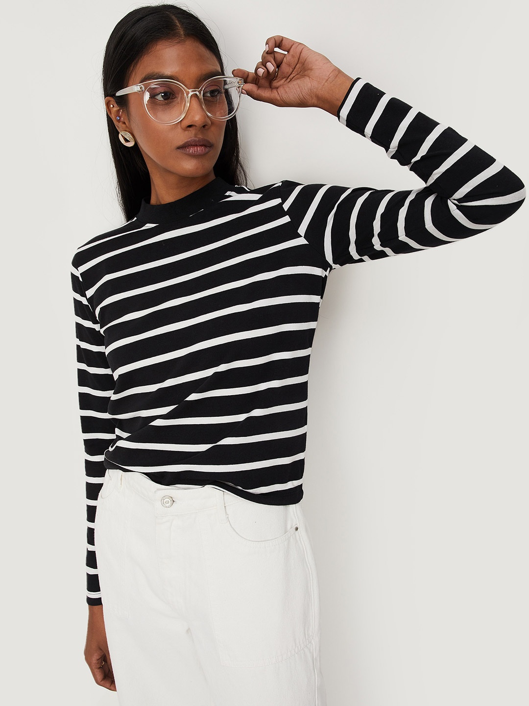 

max Women Black Striped V-Neck Monochrome Applique T-shirt