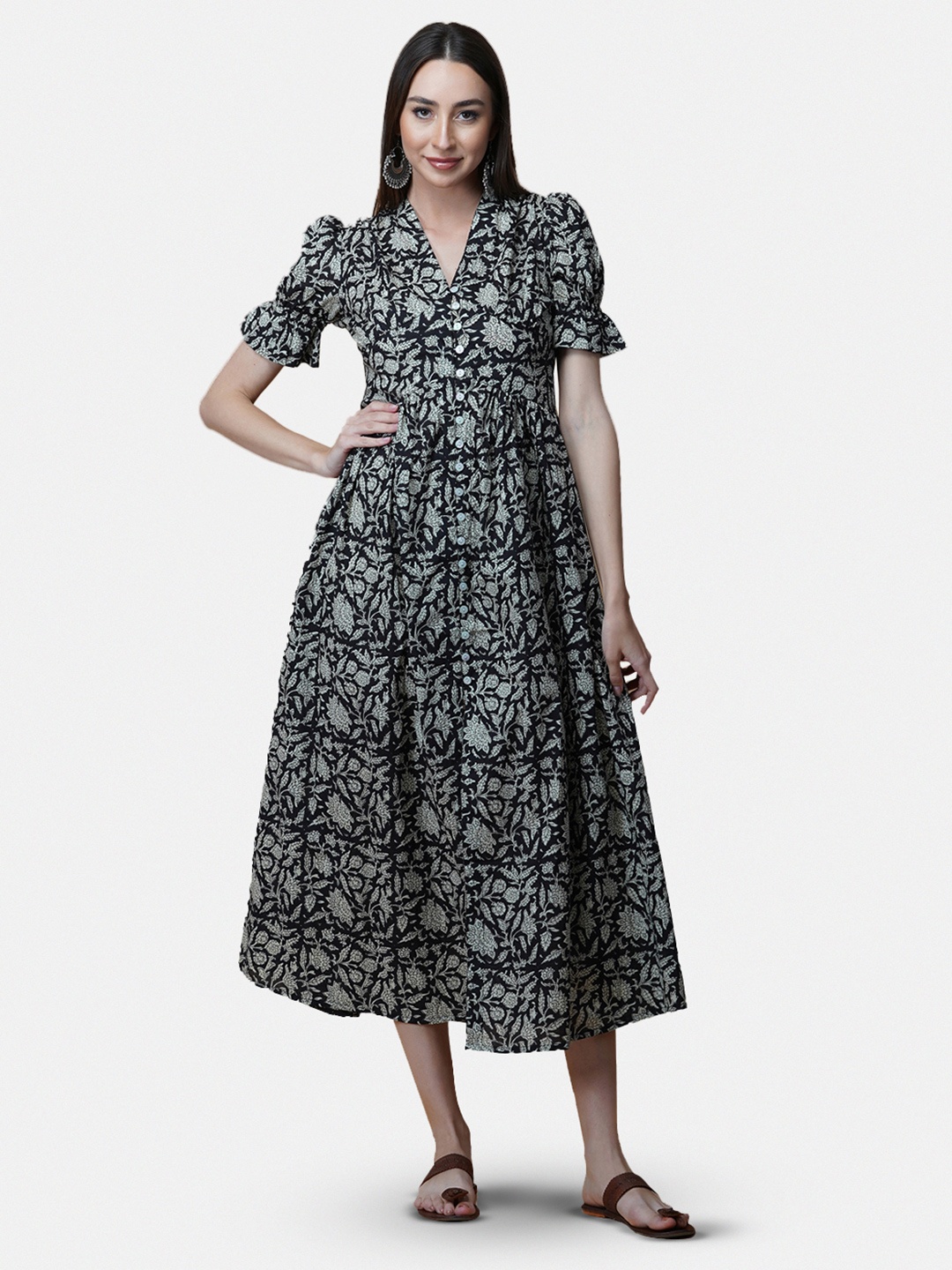 

GULAB CHAND TRENDS Floral Printed Midi Ethnic Dress, Black